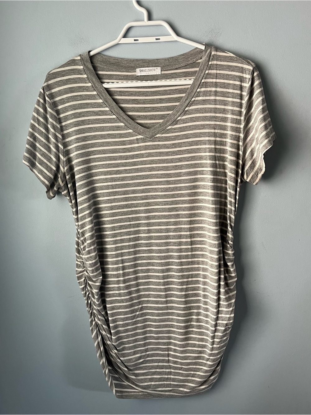 Smallshow Maternity Gray & White Striped V-Neck Stretch Short Sleeve Top Size L